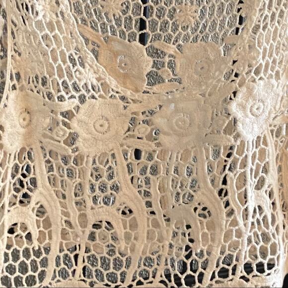 Hollister Ivory Crop Crochet Tank Medium Large M / L in Wonderful Condition - Picture 2 of 3